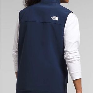 North face Navy Vest XXL-brand new with tags!